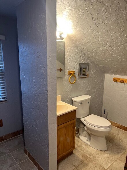 Building Photo - 214 Crim St