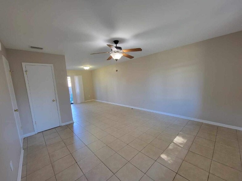 Building Photo - 4466 E Business Highway 98