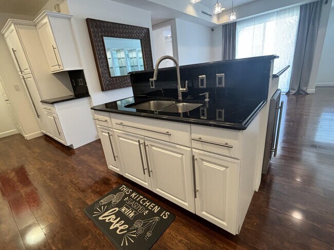 Building Photo - 10440 SW Stephanie Way