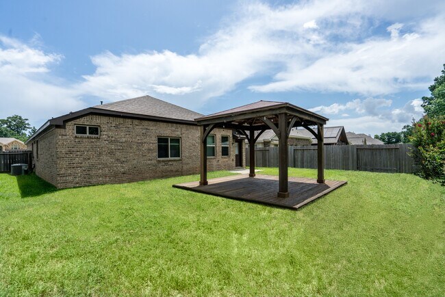 Building Photo - 18123 Willow Edge Dr