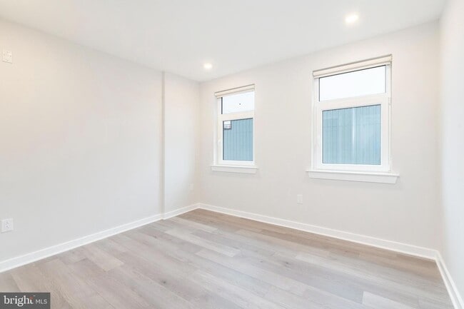 Building Photo - 3449 Scotts Ln