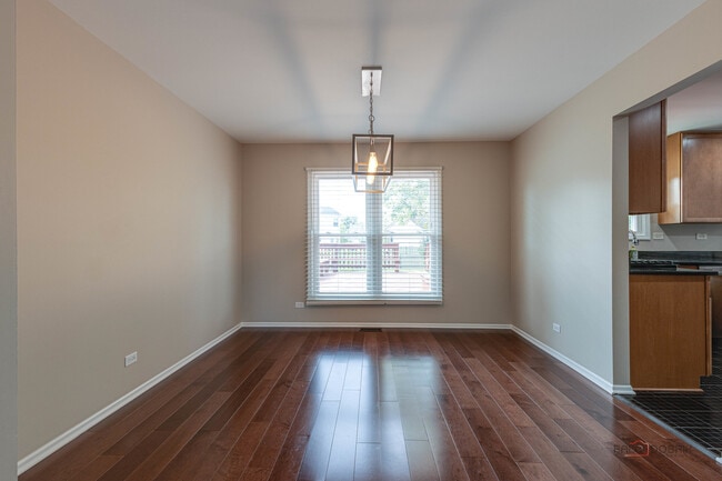 Building Photo - 285 Stanton Dr