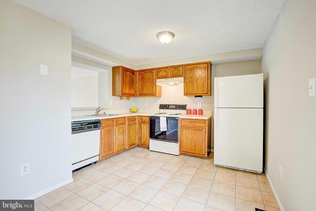 Building Photo - 2530 Log Mill Ct