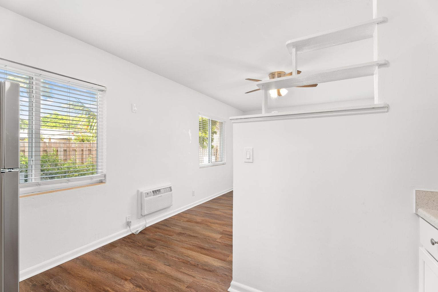 Building Photo - 402 57th St