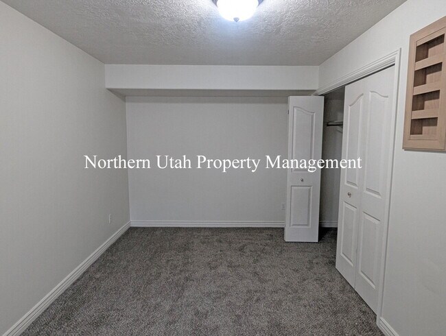 Building Photo - 3 Bed 2.5 Bath HVAC