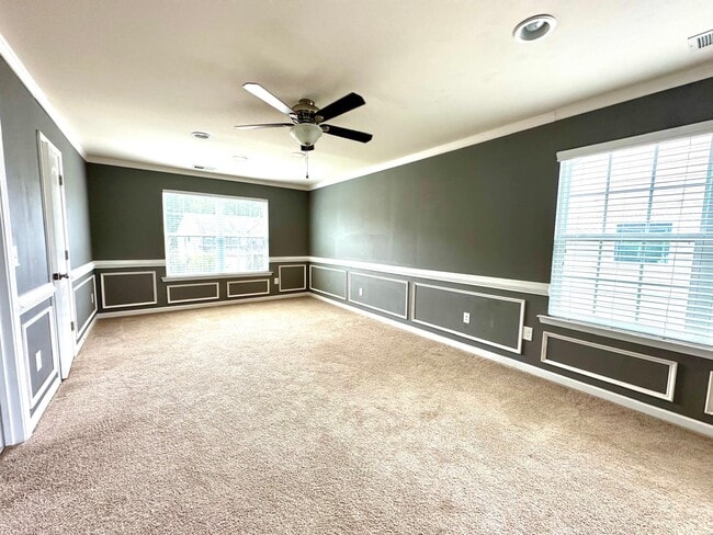 Building Photo - 8019 Kelburn Ln
