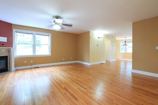 Building Photo - 6 Adams St