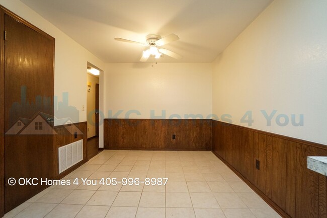 Building Photo - Nice NW OKC 2 Bed, 2 Bath  Duplex