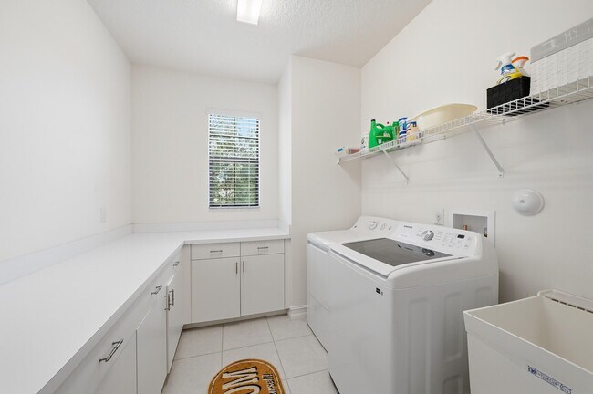 Building Photo - 14085 Paverstone Terrace