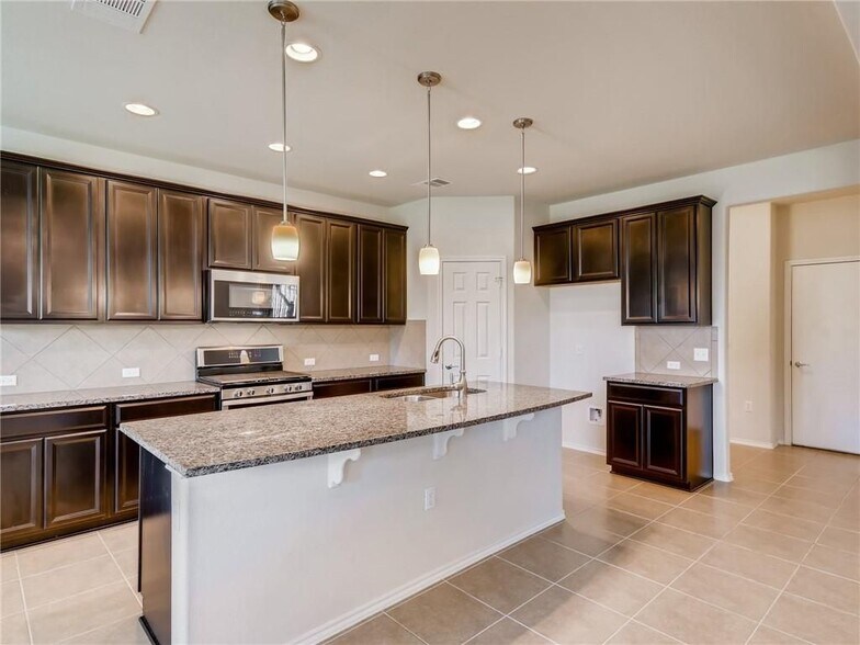 Building Photo - 9801 Tolima Dr