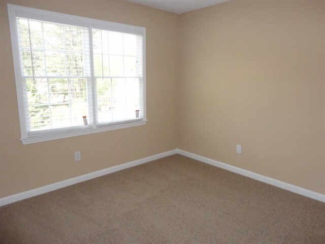 Building Photo - 534 Matthew Dr