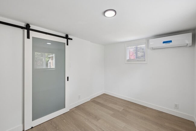 Building Photo - Newly Renovated Historic 1-Bedroom in Downtown North (Palo Alto)