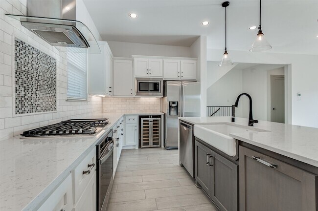 Building Photo - 2609 La Altura Ln