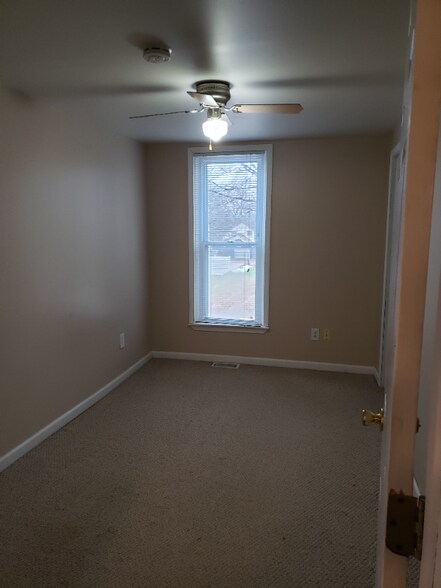 Building Photo - 122 N 3rd Ave