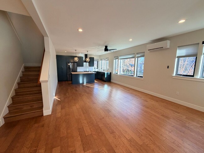 Building Photo - 3Bed/2.5 Bath Townhouse With Large Bonus Room/Office In Woodstock Neighborhood