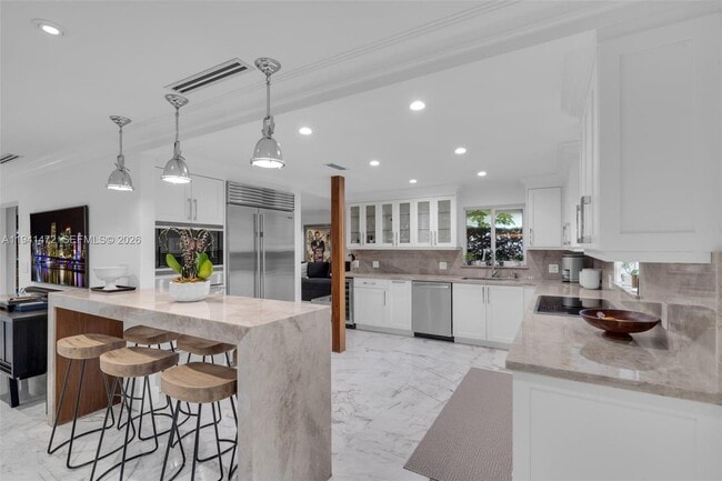 Building Photo - 1030 Manati Ave