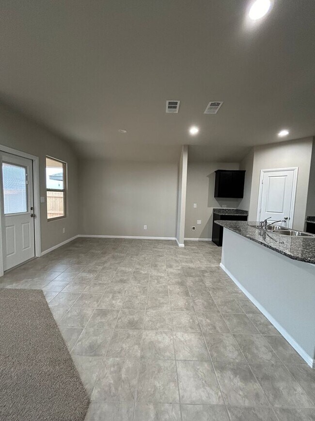 Building Photo - COMING SOON!!  Beautiful home in Parks Bell