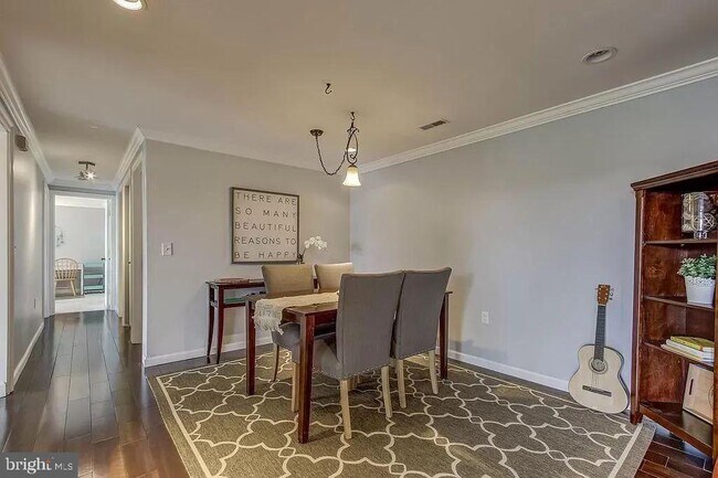 Building Photo - 13124 Wonderland Way