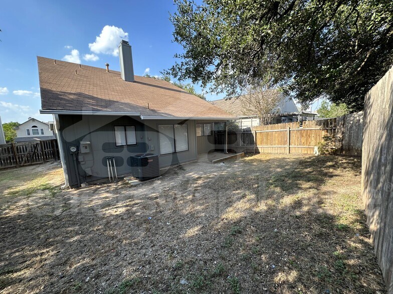 Building Photo - 11921 Sky W Dr
