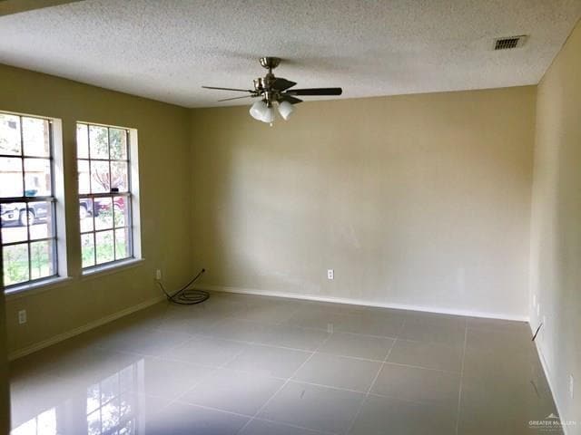 Building Photo - 3921 Zinnia Ave