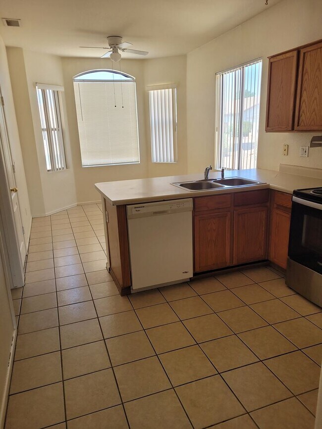 Building Photo - 8817 N 65th Dr