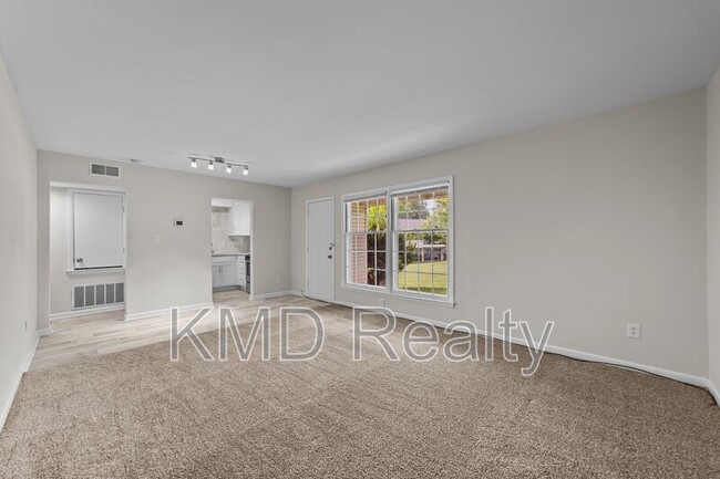 Building Photo - 4605 Coronado Dr