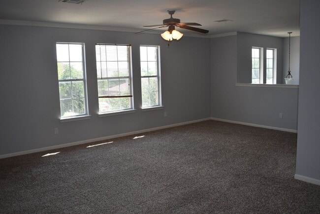 Building Photo - 509 Lakota Ln