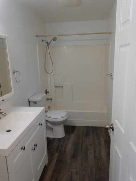 Bathroom - 1712 E Cataldo Ave