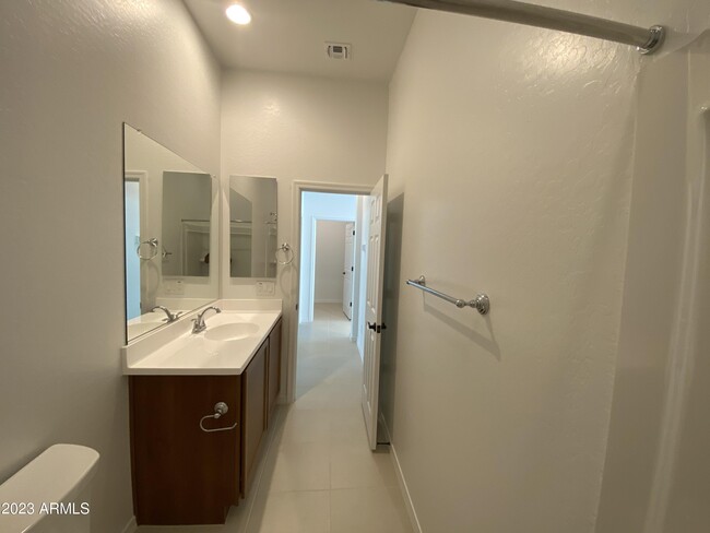 Building Photo - 442 W Golden Aspen Dr