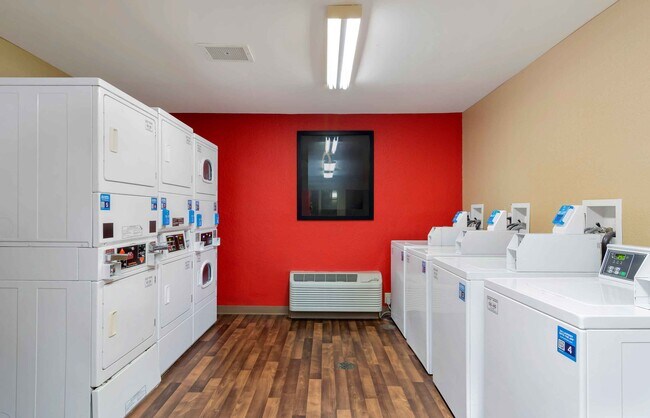 Building Photo - Furnished Studio-Atlanta - Perimeter - Crestline