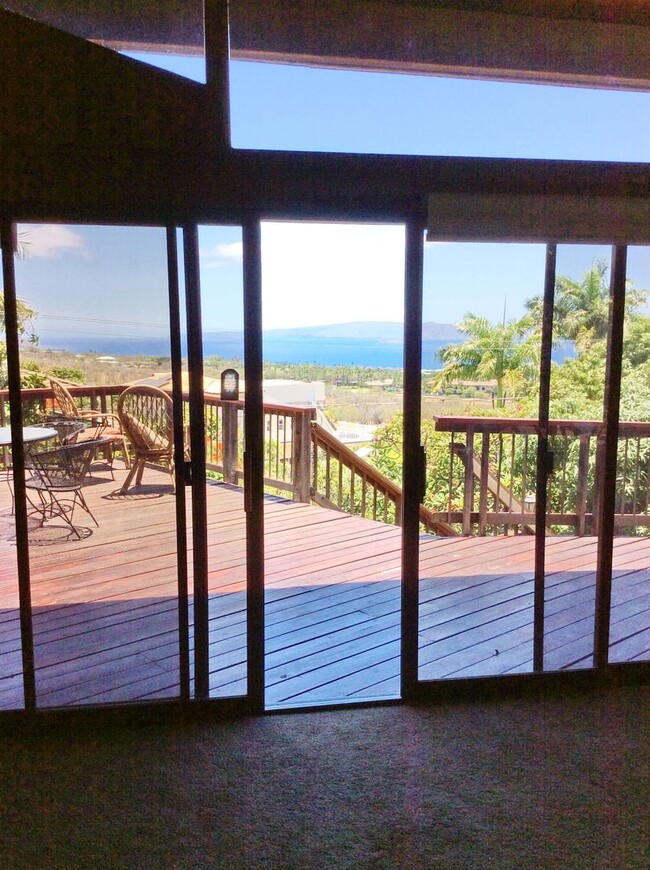 Building Photo - Very private, gated, mostly furnished Maui...