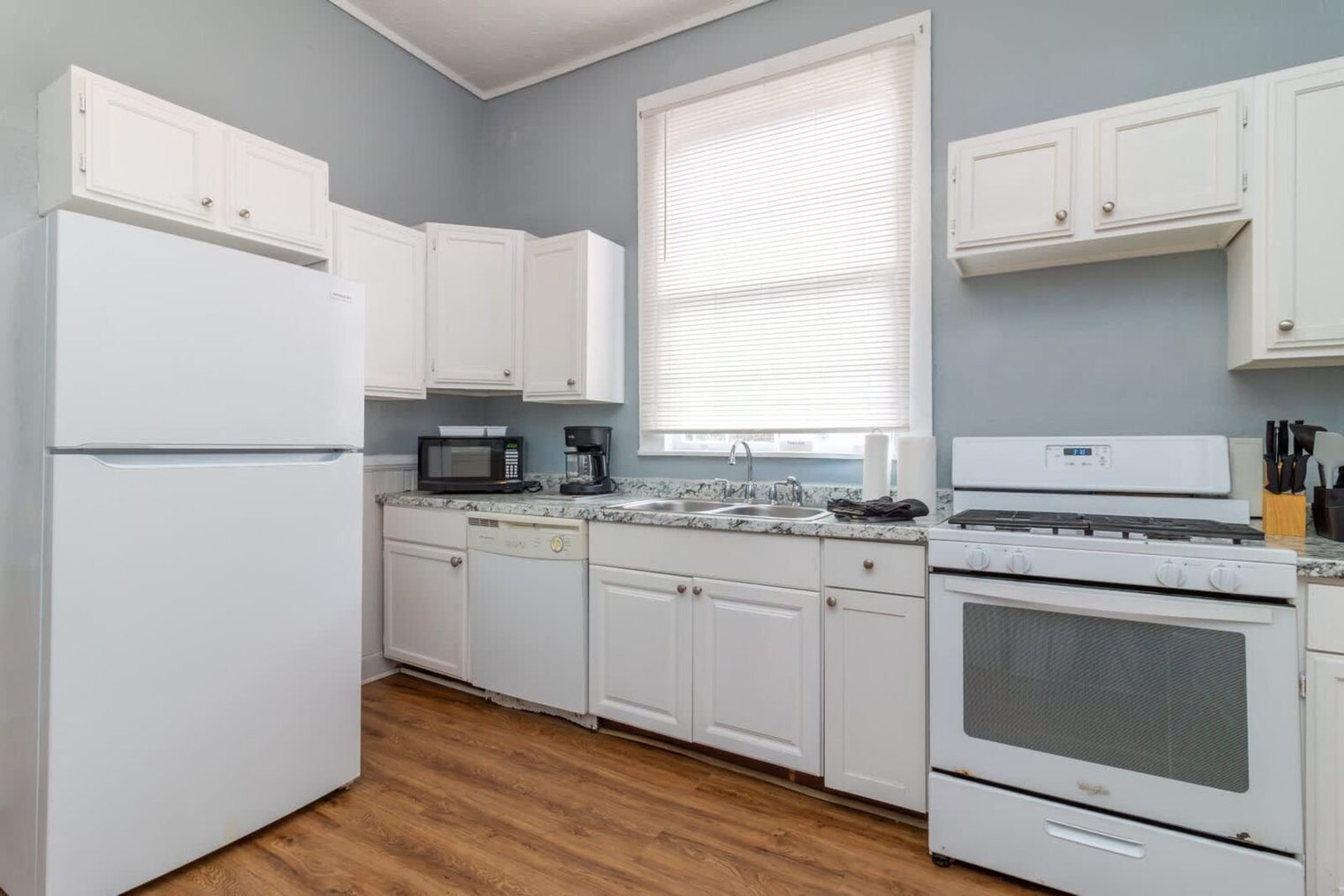 Building Photo - 737 3rd Ave