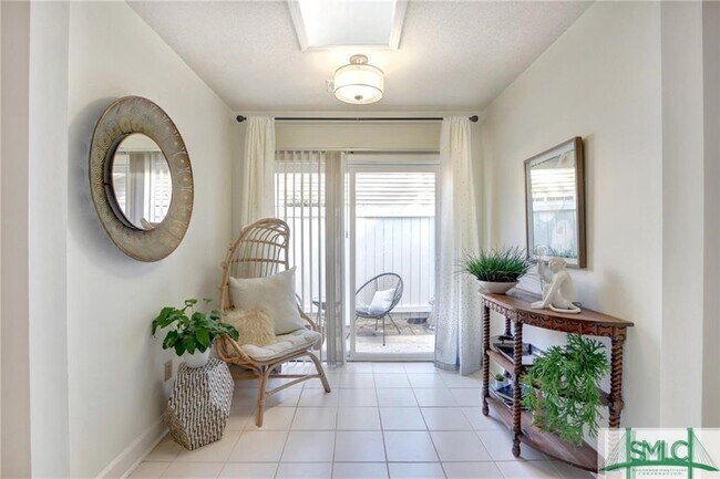 Building Photo - 1401 King George Blvd