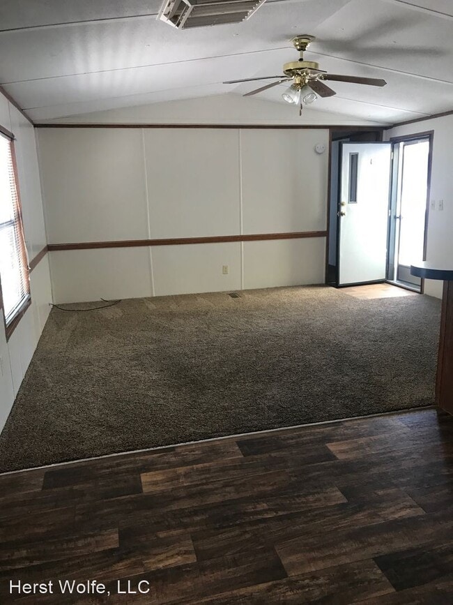 Building Photo - 3200 Del Rey Blvd