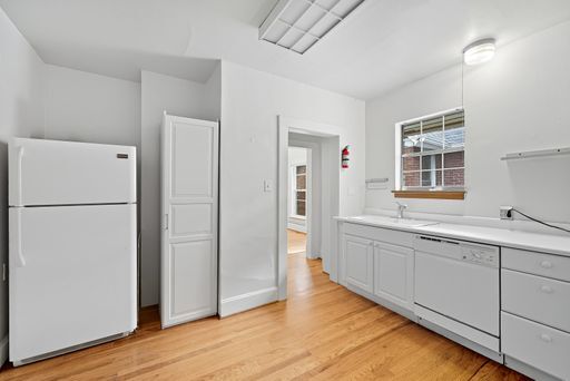 Building Photo - Charming 1-Bedroom Apartment in Desirable Cheeseman Park Neighborhood