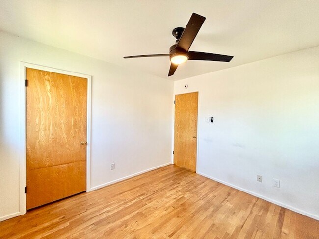 Building Photo - South Denver Brick Ranch