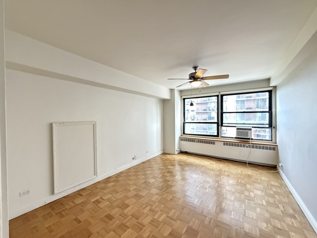 Building Photo - 4180 N Marine Dr