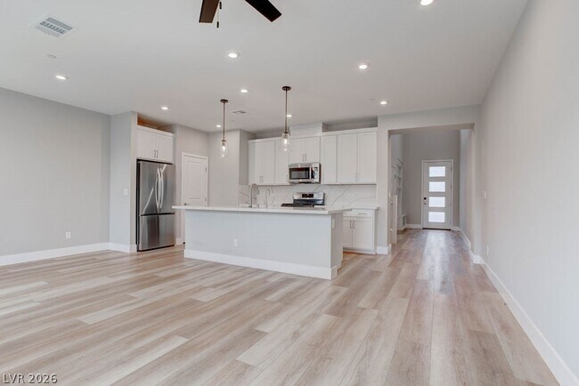 Building Photo - 646 Infinity Rdg St