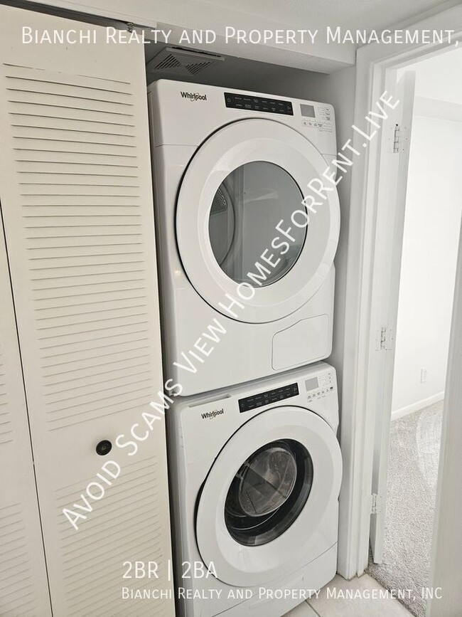 Building Photo - 6365 Bahia Del Mar Blvd S