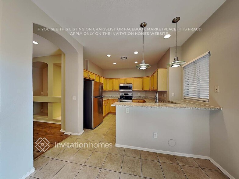 Building Photo - 3677 E Remington Dr