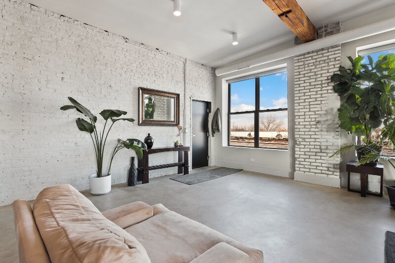 Building Photo - 2419 W 19th St