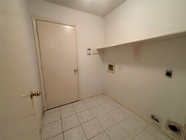 Building Photo - 15803 Mission Estates Ct