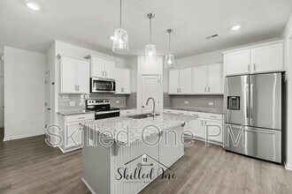 Building Photo - 17 Stardust Trl
