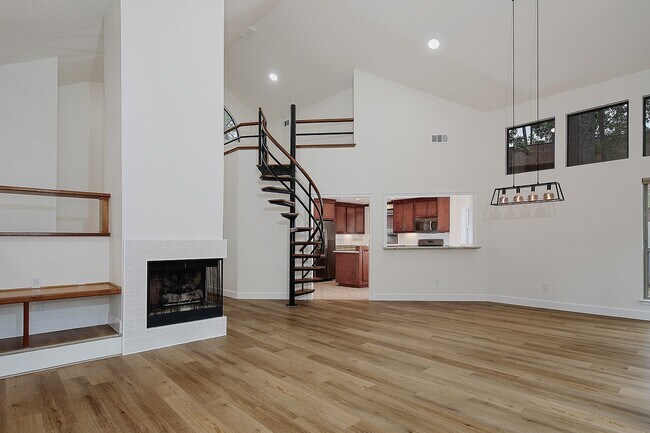 Building Photo - 21 N Mossrock Rd