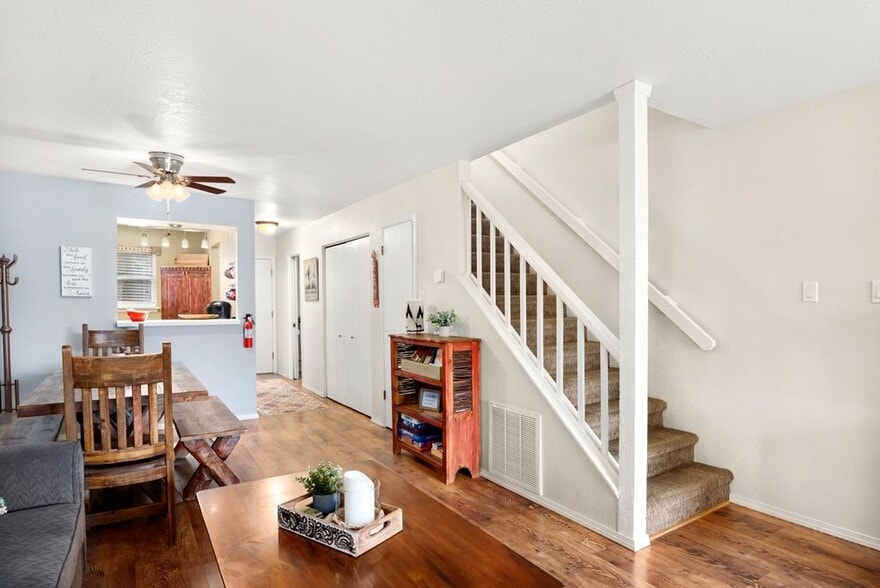 Building Photo - 604 White Mountain Dr
