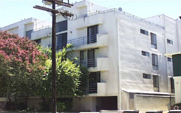 Primary Photo - Copperfield Apartments