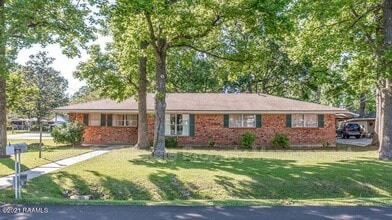 Building Photo - 214 Dover Dr