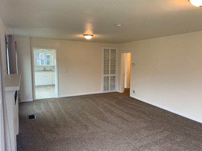 Building Photo - 1143 NW 31st St