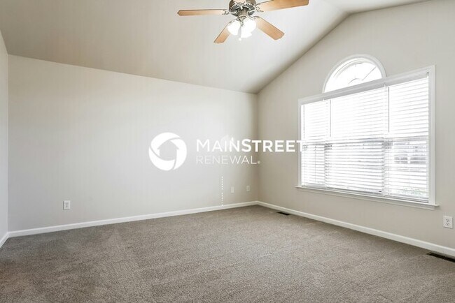 Building Photo - 3 Bedroom Pet-Friendly Home in SMITHFIELD, NC with Main Street Renewal