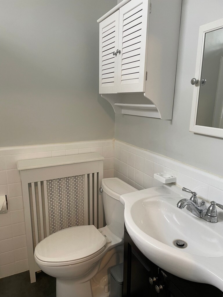 Building Photo - 2613 39th St NW